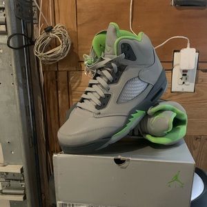 (Brand new ) never worn just tried on !!! AIR JORDAN RETRO 5’s MEAN BEANS !!!